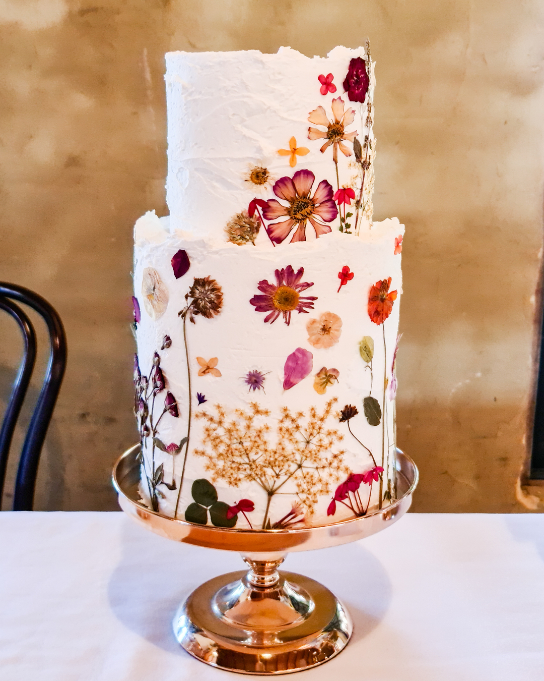 Popular wedding cake trends dried florals