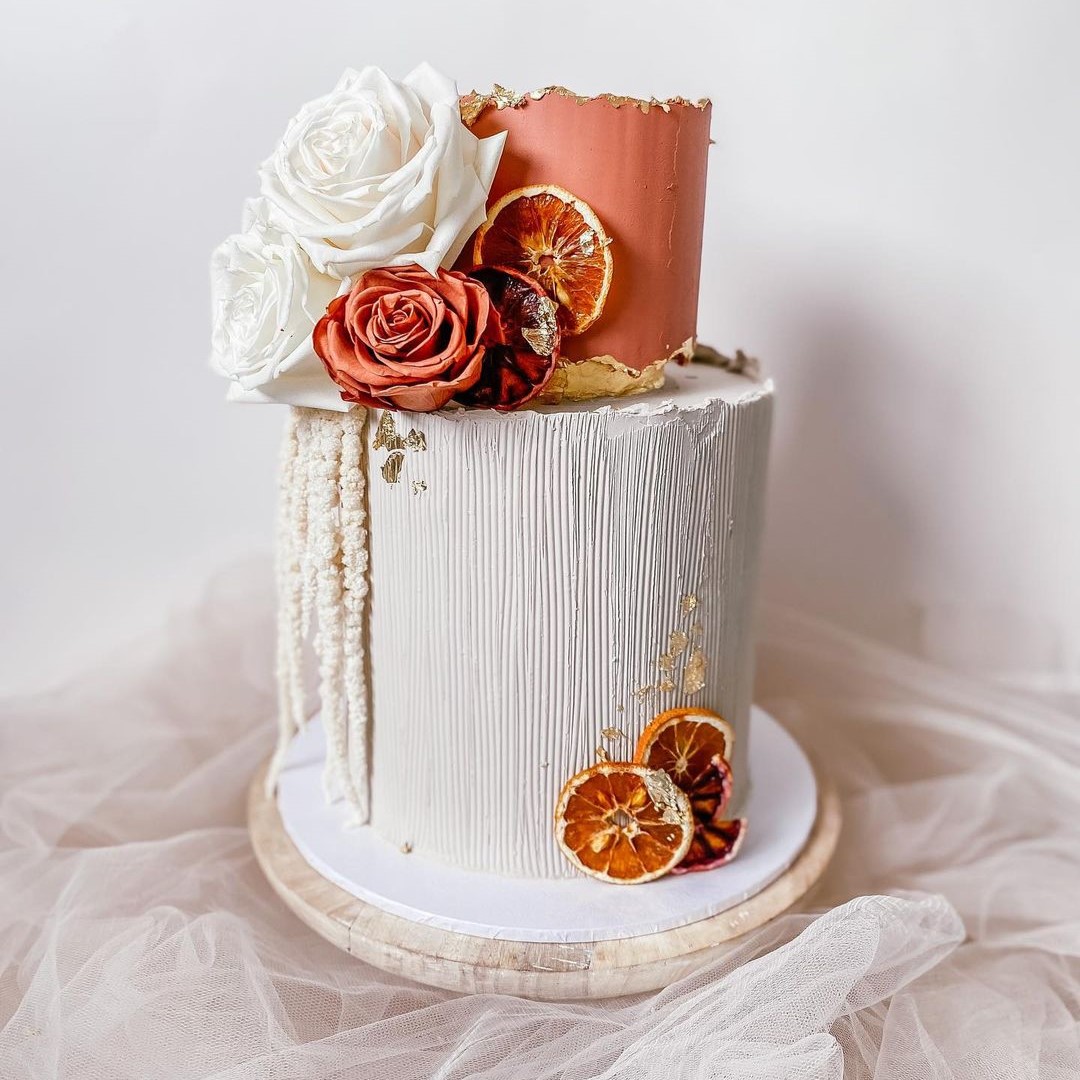 Popular wedding cake trends dried citrus
