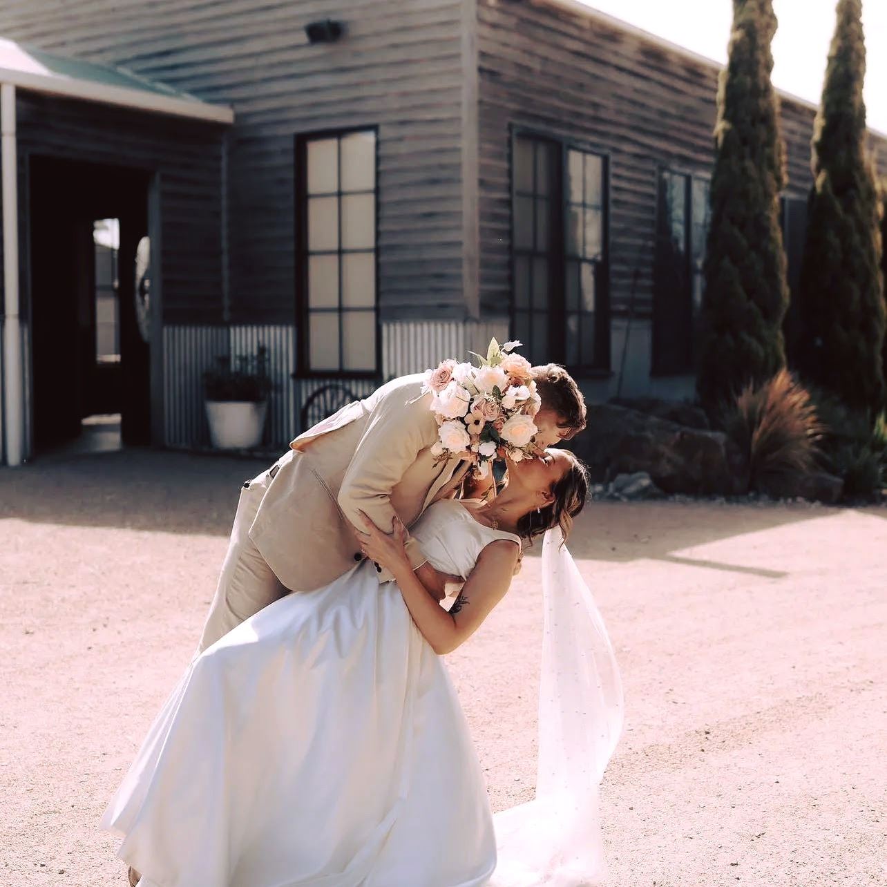 How much do wedding flowers cost in Australia? em encor events supplierprofilelive photo 65c5ee1e 4047 46c9 9187 3c19bb86e089